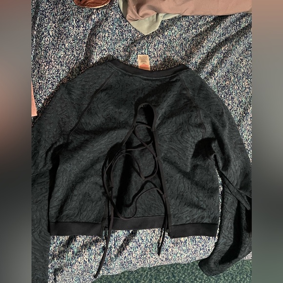 Gymshark Crop Top - Picture 2 of 2